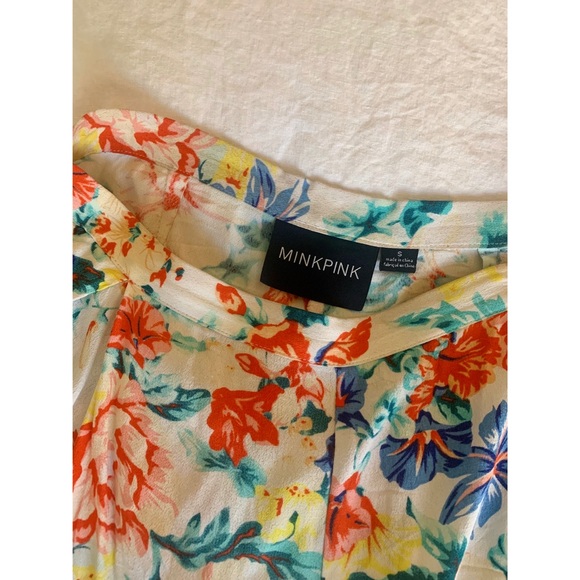 MINKPINK floral flowy shorts - Picture 5 of 5